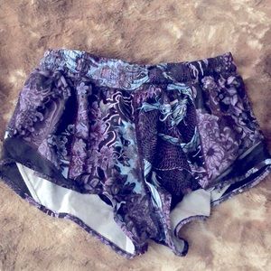 Hotty hot shorts 2.5” lululemon